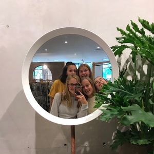 Meet your Posher, Hailey